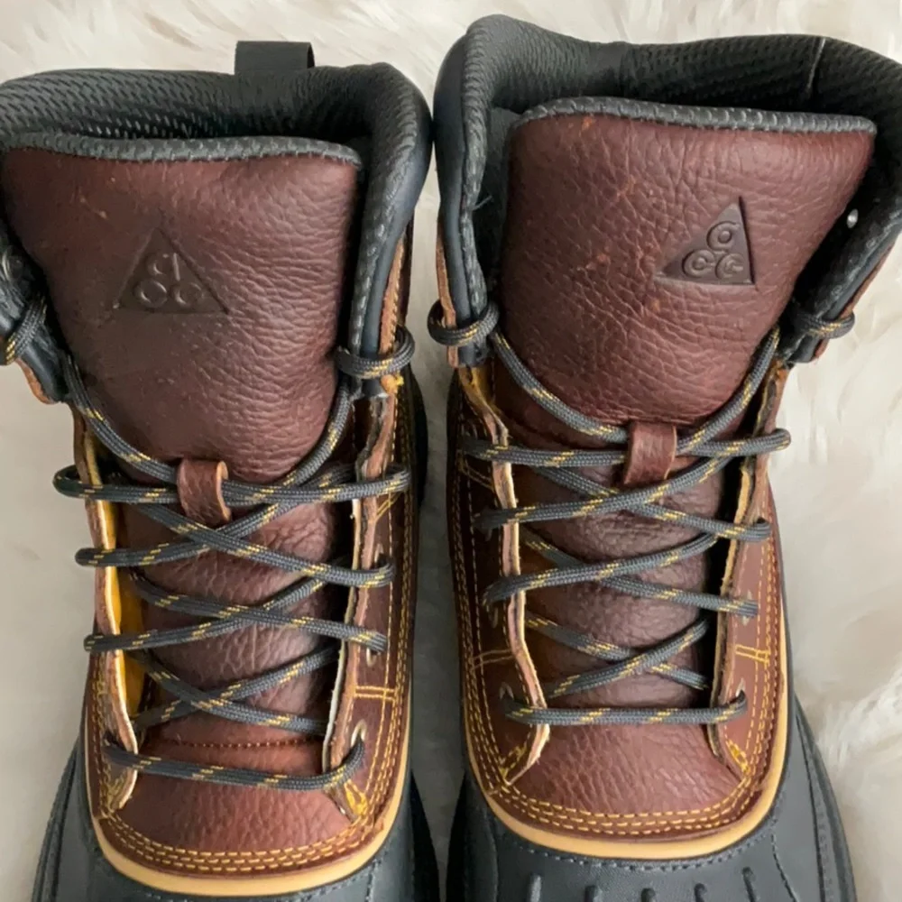 Nike Brown and Black Men’s Rain & Snow Boots